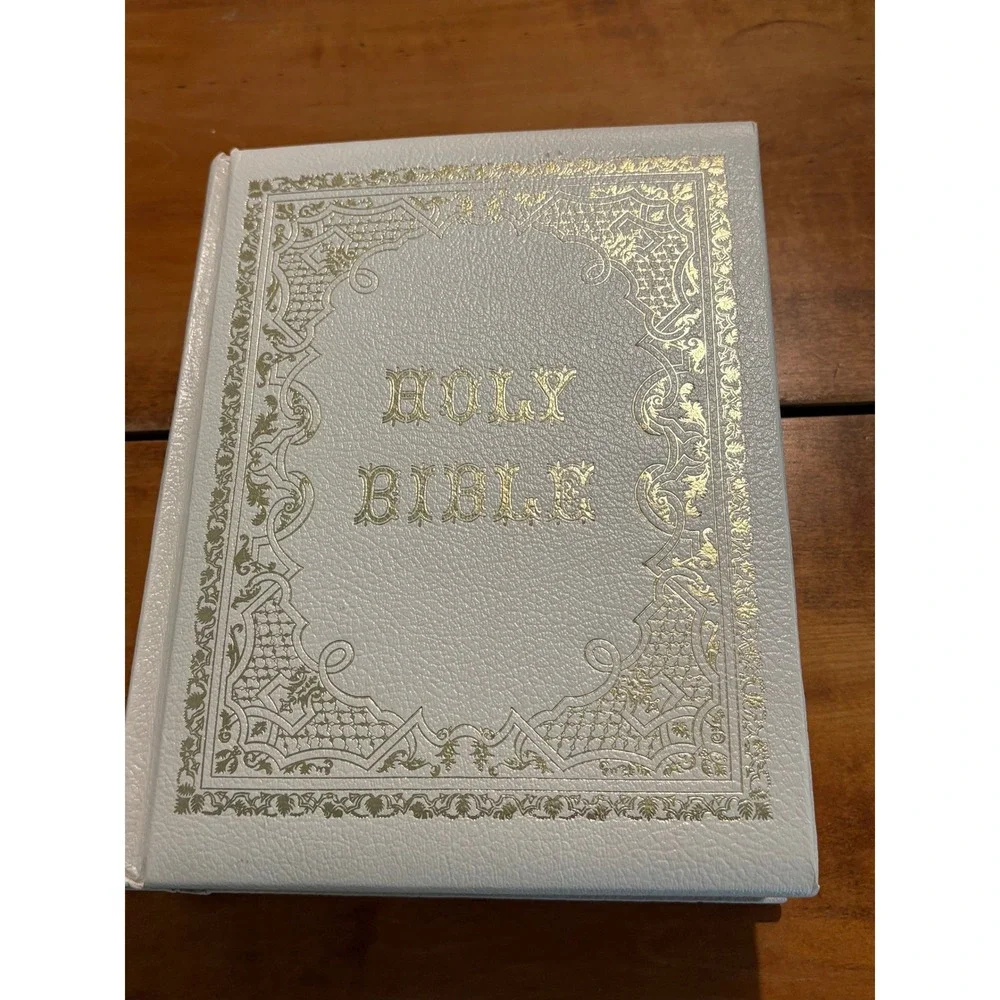 Holy Bible King James Version Family Altar Edition White Gold Red Letter 1977